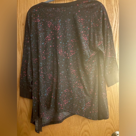 Excellent condition three quarter length sleeve soft cotton LuLaRoe top. - Picture 3 of 4